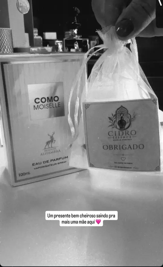 Pedido de Como Moisele embalado com o cartão de obrigado da Cidro Essence